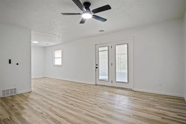 Photo 6 — 2528 Oakridge Drive, Bethany, OK 73008