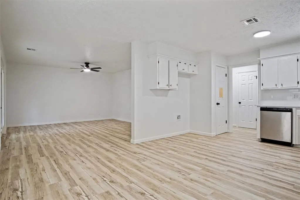 Photo 8 — 2528 Oakridge Drive, Bethany, OK 73008