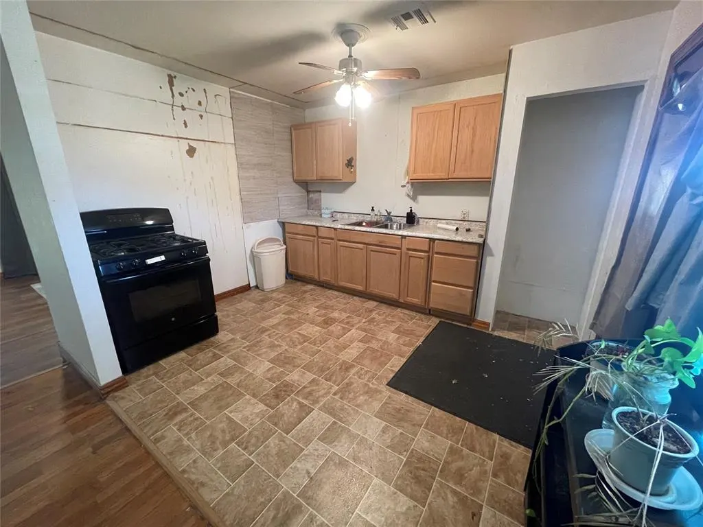 Photo 2 — 1009 W Sunset Dr Drive, Anadarko, OK 73005