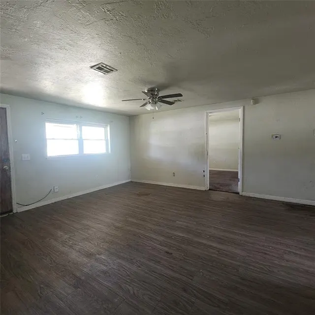 Photo 4 — 9300 NE 46th Street, Spencer, OK 73084