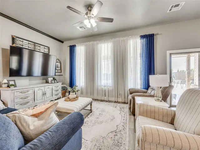 Photo 5 — 19575 Pioneer Way, Cashion, OK 73016