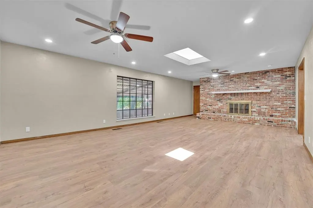Photo 7 — 605 N COLLEGE Street, Cordell, OK 73632