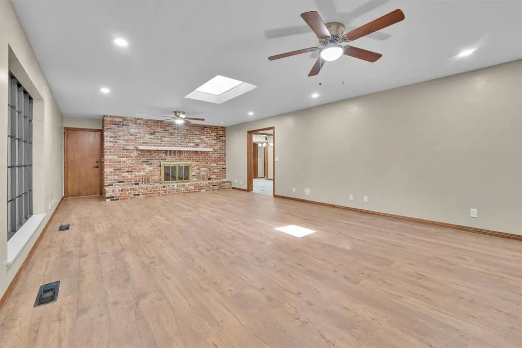 Photo 8 — 605 N COLLEGE Street, Cordell, OK 73632