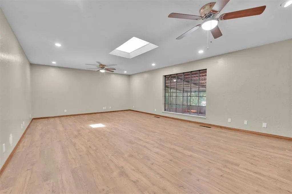 Photo 10 — 605 N COLLEGE Street, Cordell, OK 73632