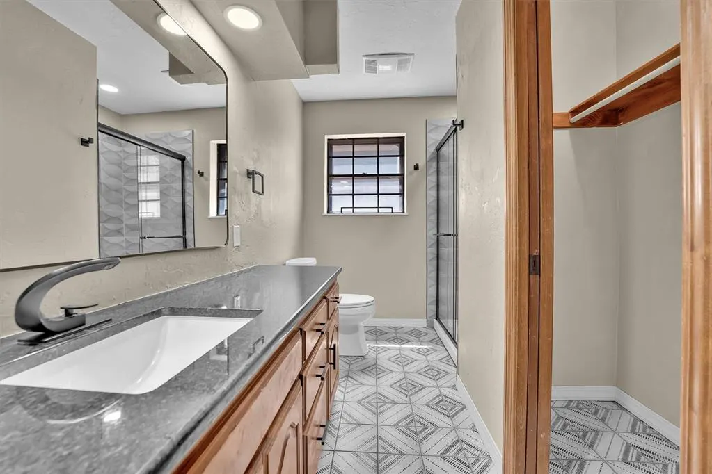 Photo 19 — 605 N COLLEGE Street, Cordell, OK 73632