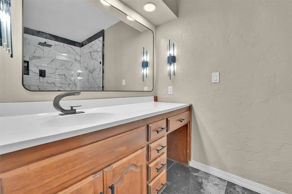 Photo 27 — 605 N COLLEGE Street, Cordell, OK 73632