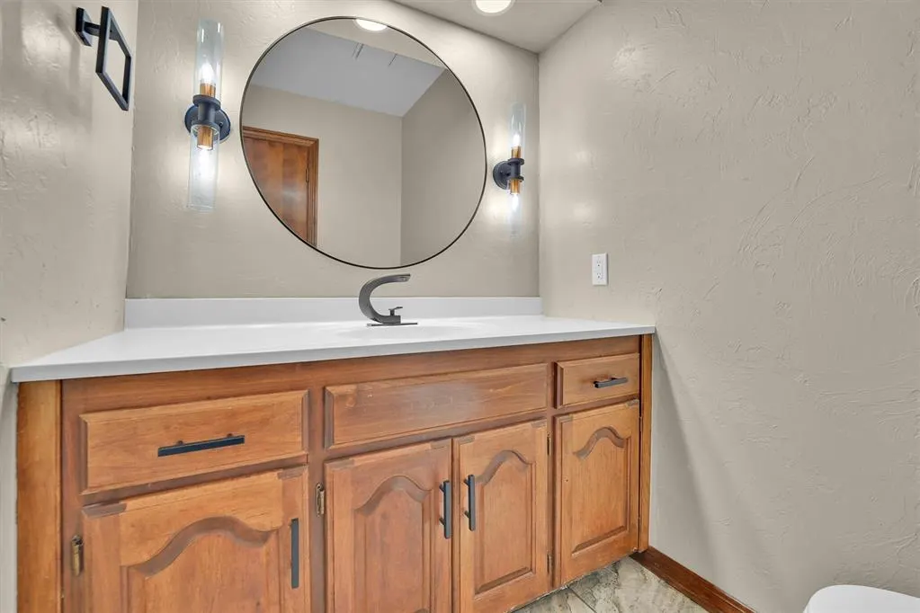 Photo 36 — 605 N COLLEGE Street, Cordell, OK 73632