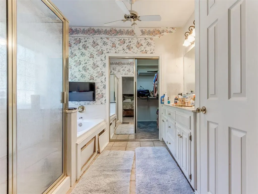 Photo 9 — 1010 Silver Oaks Drive, Edmond, OK 73025