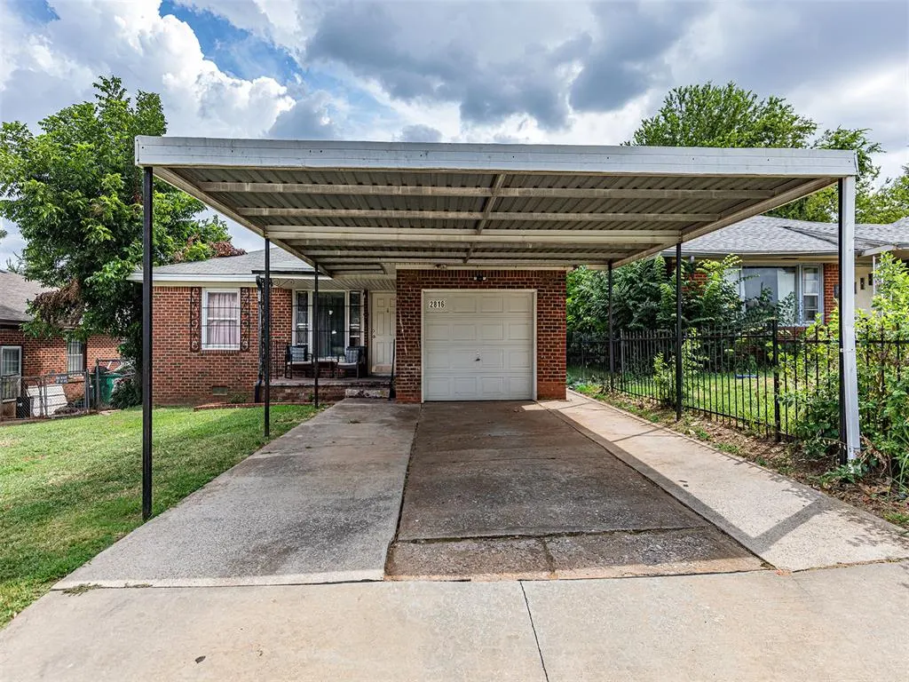 Photo 2 — 2816 NE 17th Street, Oklahoma City, OK 73111