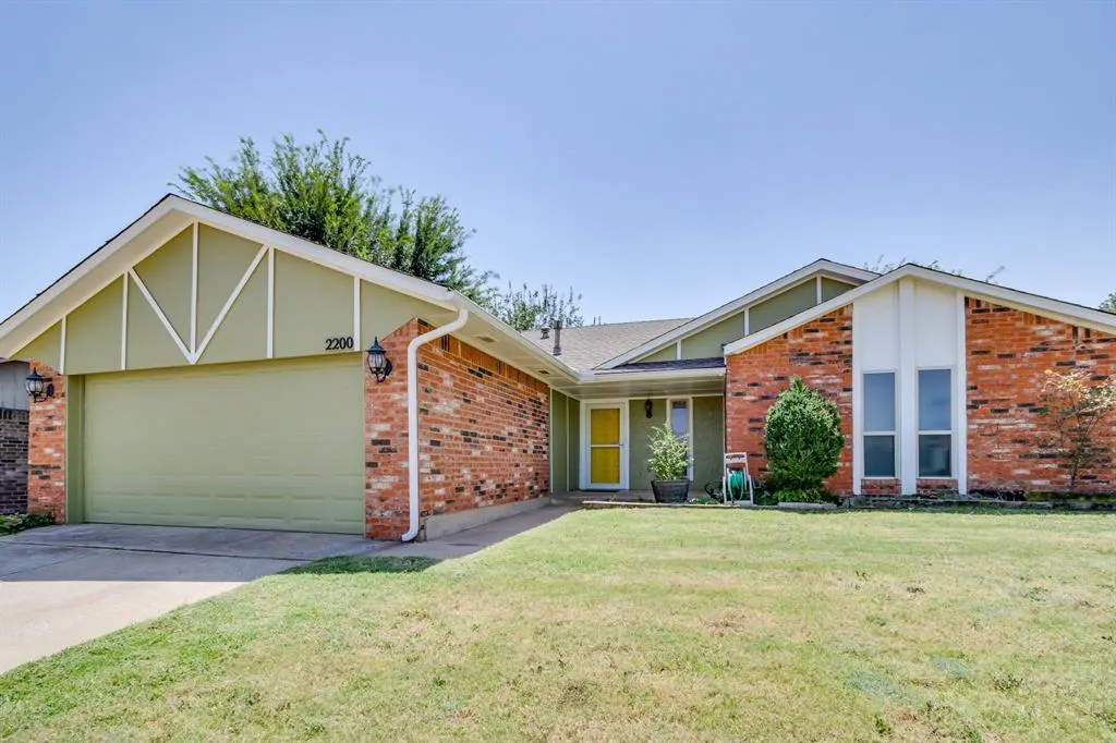 Front exterior — 2200 Lazy Brook Trail, Edmond, OK 73013