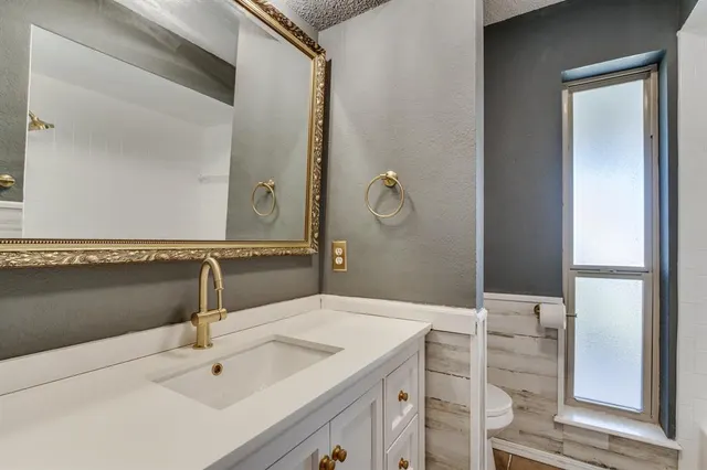 Photo 7 — 2200 Lazy Brook Trail, Edmond, OK 73013