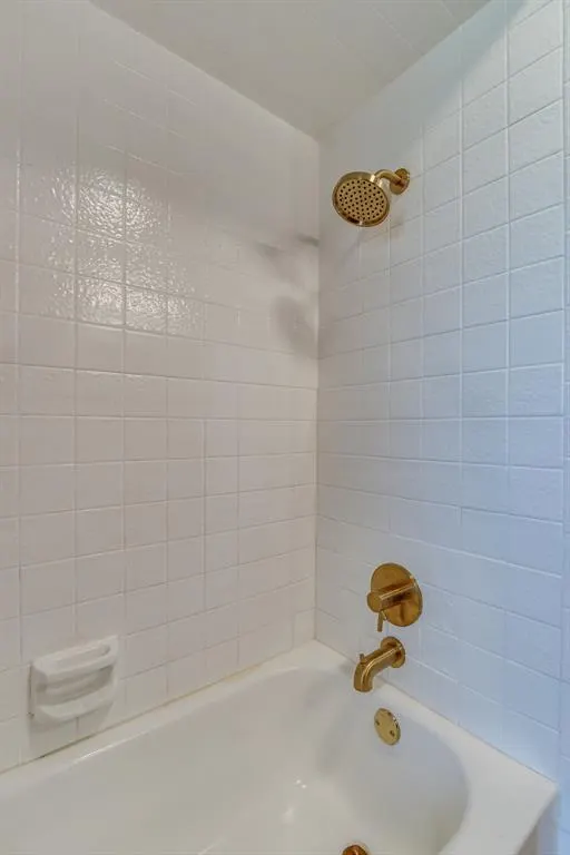 Photo 5 — 2200 Lazy Brook Trail, Edmond, OK 73013
