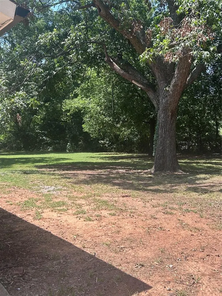 Photo 10 — 1002 N Carr Avenue, Wynnewood, OK 73098