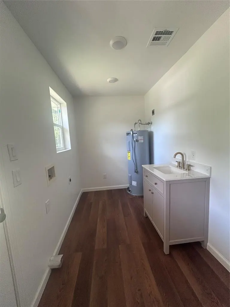 Photo 14 — 1002 N Carr Avenue, Wynnewood, OK 73098