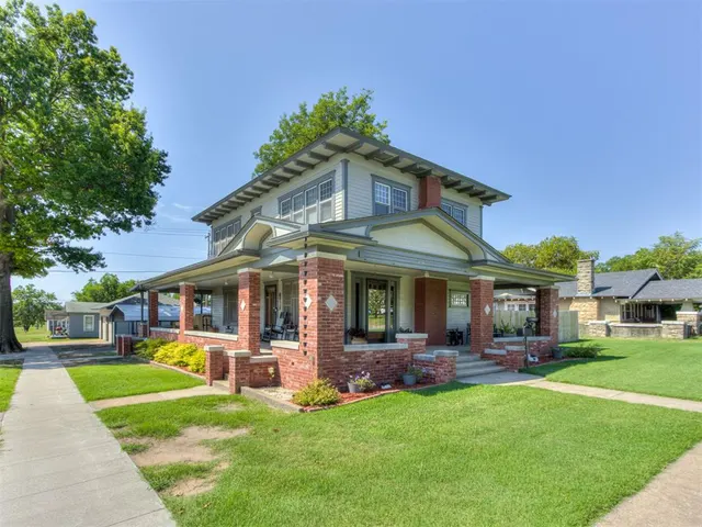 Photo 3 — 525 E Broadway Street, Cushing, OK 74023