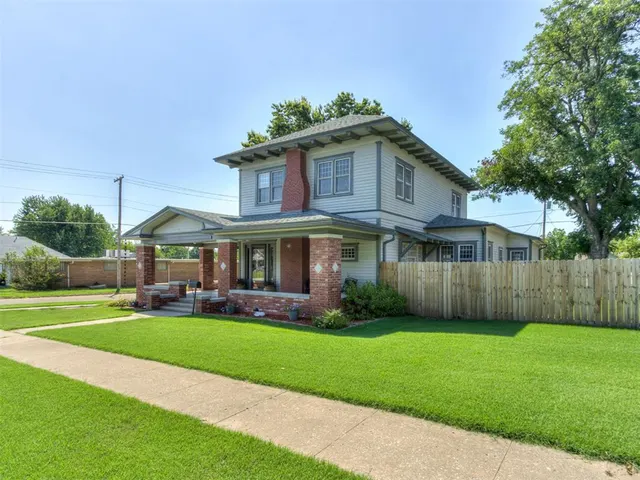 Photo 4 — 525 E Broadway Street, Cushing, OK 74023