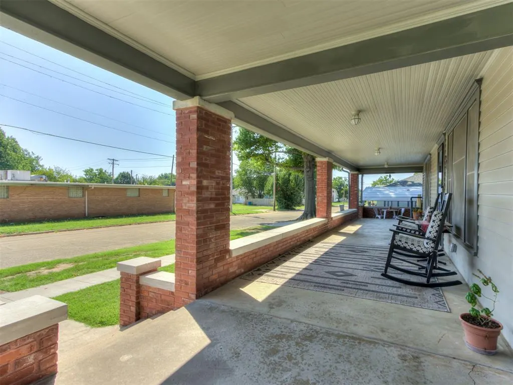 Photo 6 — 525 E Broadway Street, Cushing, OK 74023