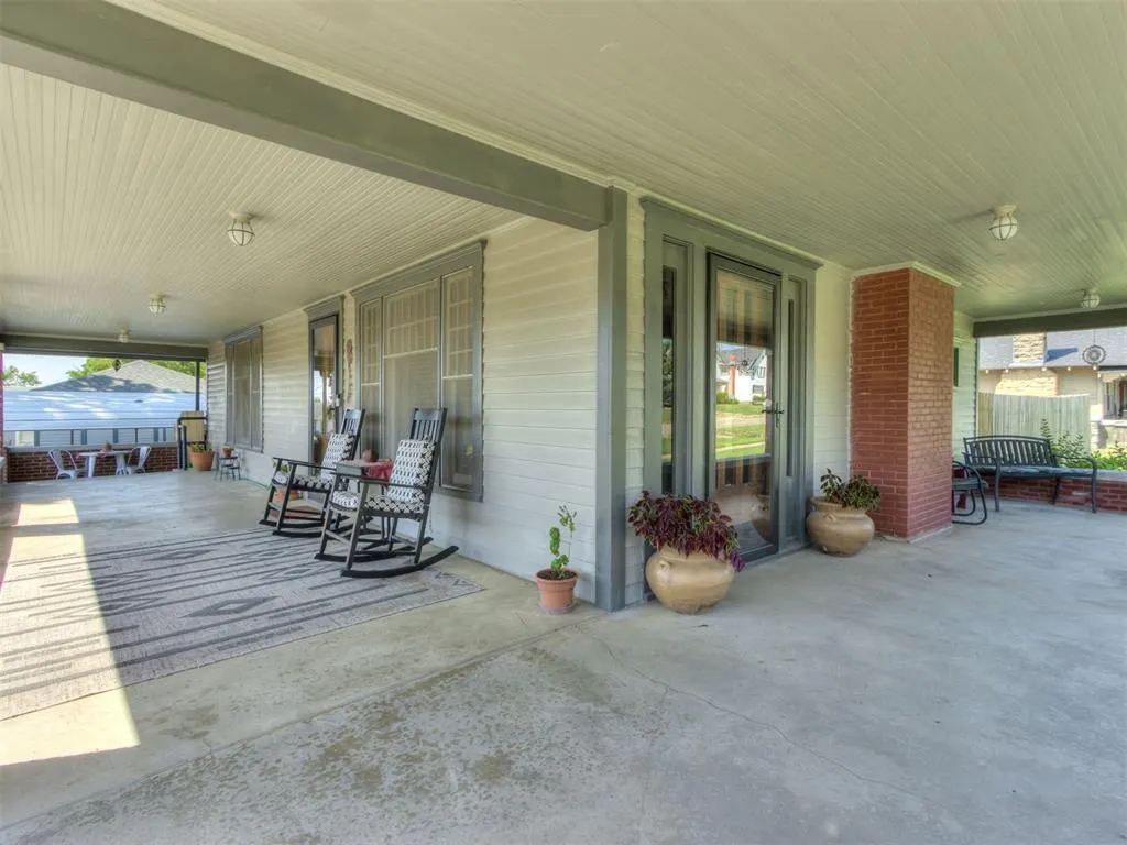Photo 7 — 525 E Broadway Street, Cushing, OK 74023