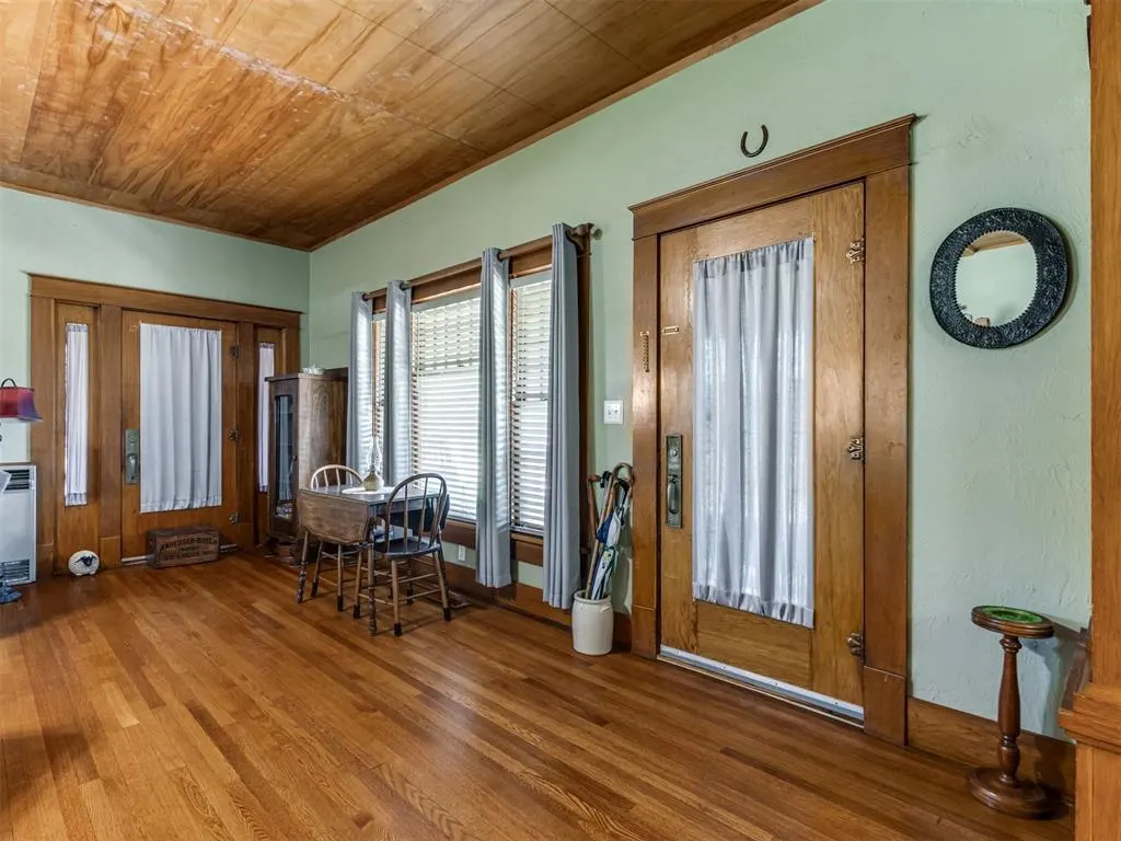 Photo 8 — 525 E Broadway Street, Cushing, OK 74023