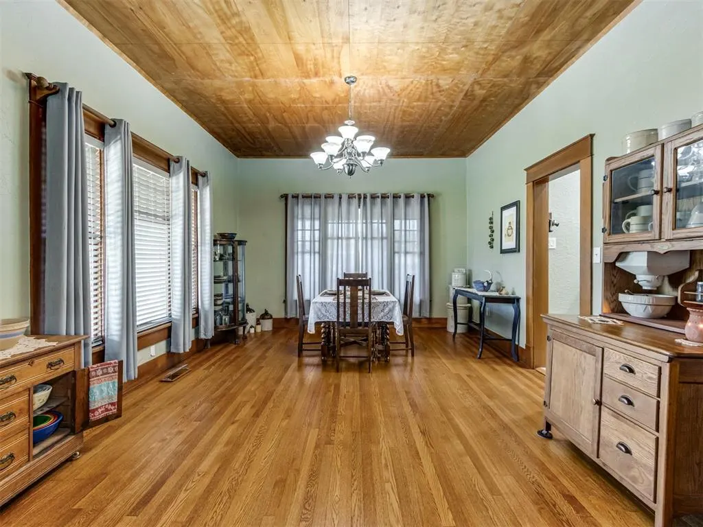 Photo 13 — 525 E Broadway Street, Cushing, OK 74023