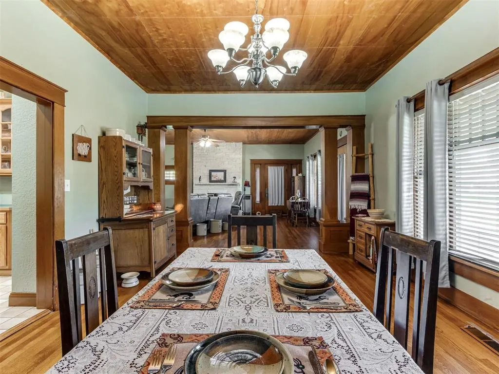 Photo 14 — 525 E Broadway Street, Cushing, OK 74023