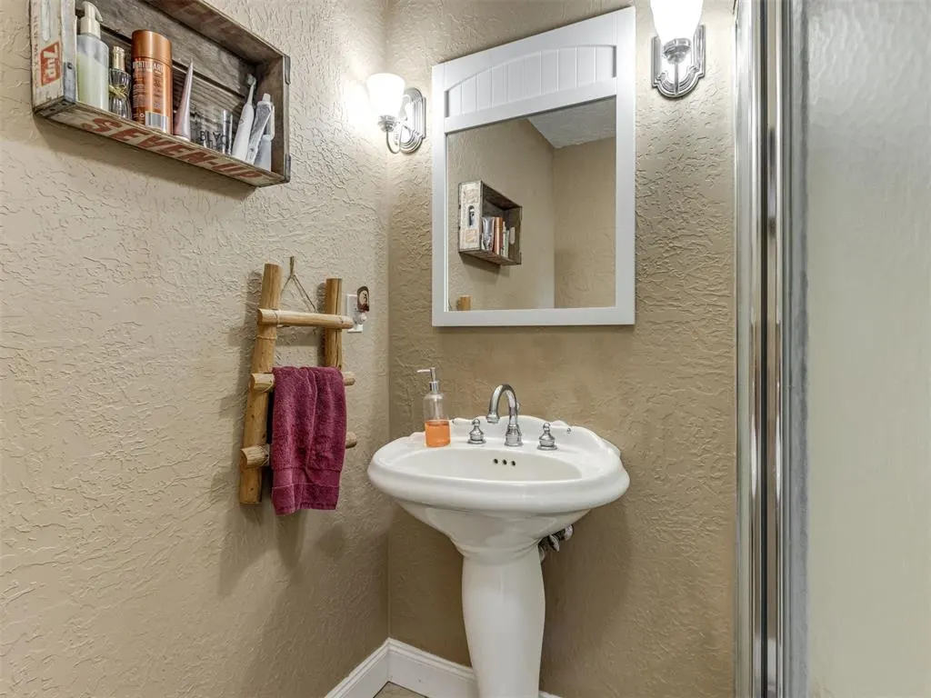 Photo 20 — 525 E Broadway Street, Cushing, OK 74023