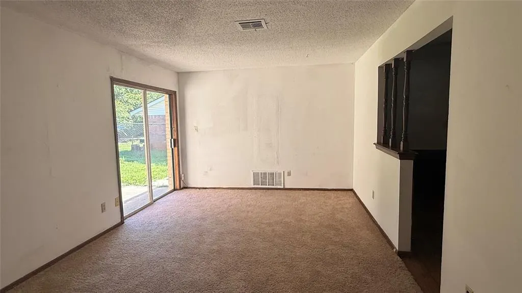 Photo 3 — 1618 Briarcliff Court, Norman, OK 73071