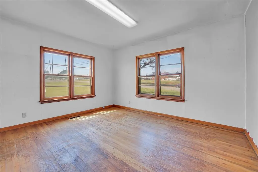 Photo 15 — 119 N Linwood Street, Cordell, OK 73632