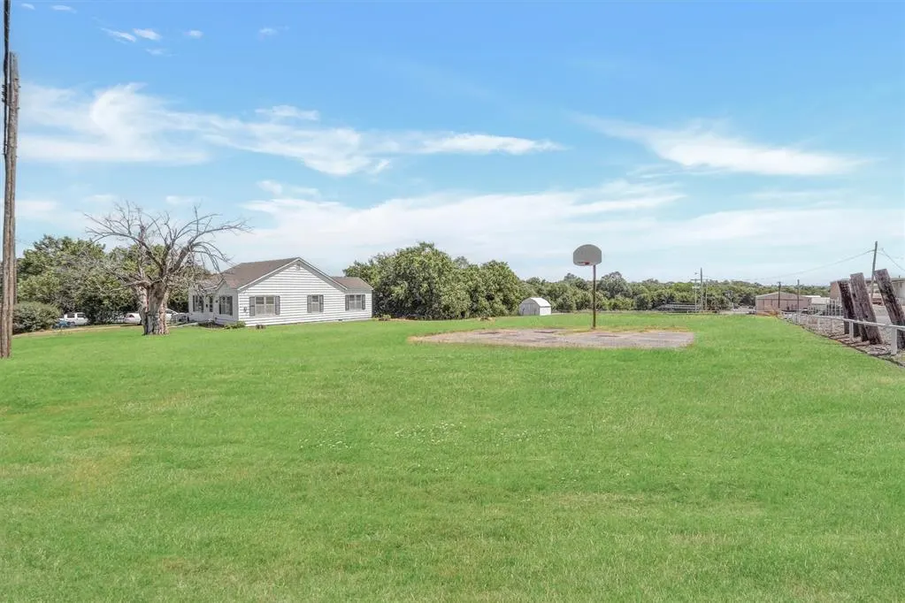 Photo 25 — 119 N Linwood Street, Cordell, OK 73632