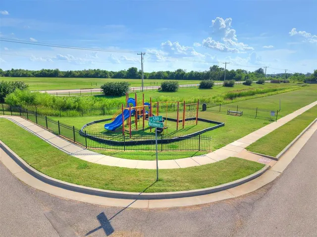 Photo 3 — 5707 Sanabel Court, Oklahoma City, OK 73179