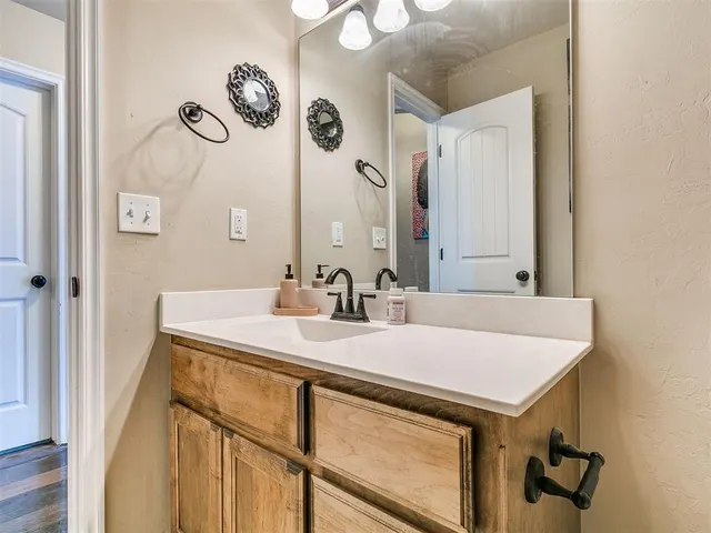 Photo 8 — 5707 Sanabel Court, Oklahoma City, OK 73179