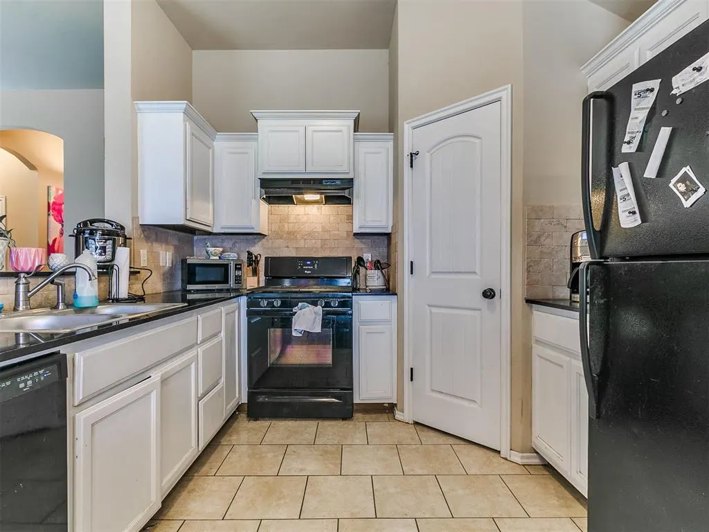 Photo 22 — 5707 Sanabel Court, Oklahoma City, OK 73179