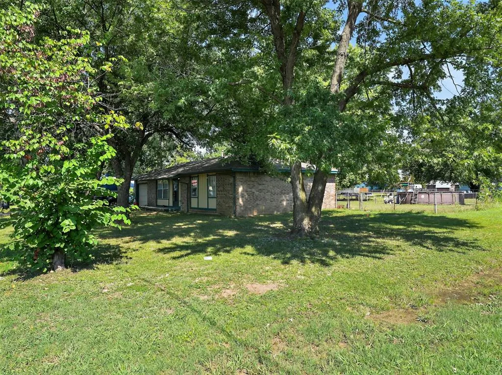 Front exterior — 800 SW 4th Street, Wagoner, OK 74467