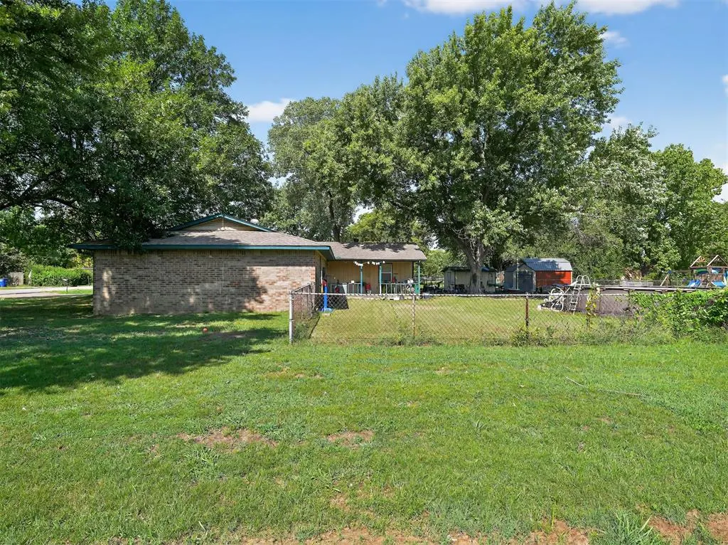 Photo 3 — 800 SW 4th Street, Wagoner, OK 74467