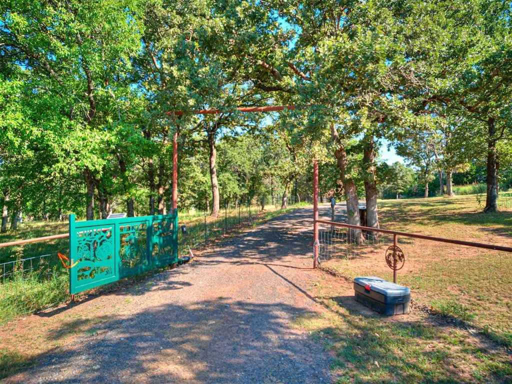 Photo 9 — 24913 E Waterloo Road, Luther, OK 73054