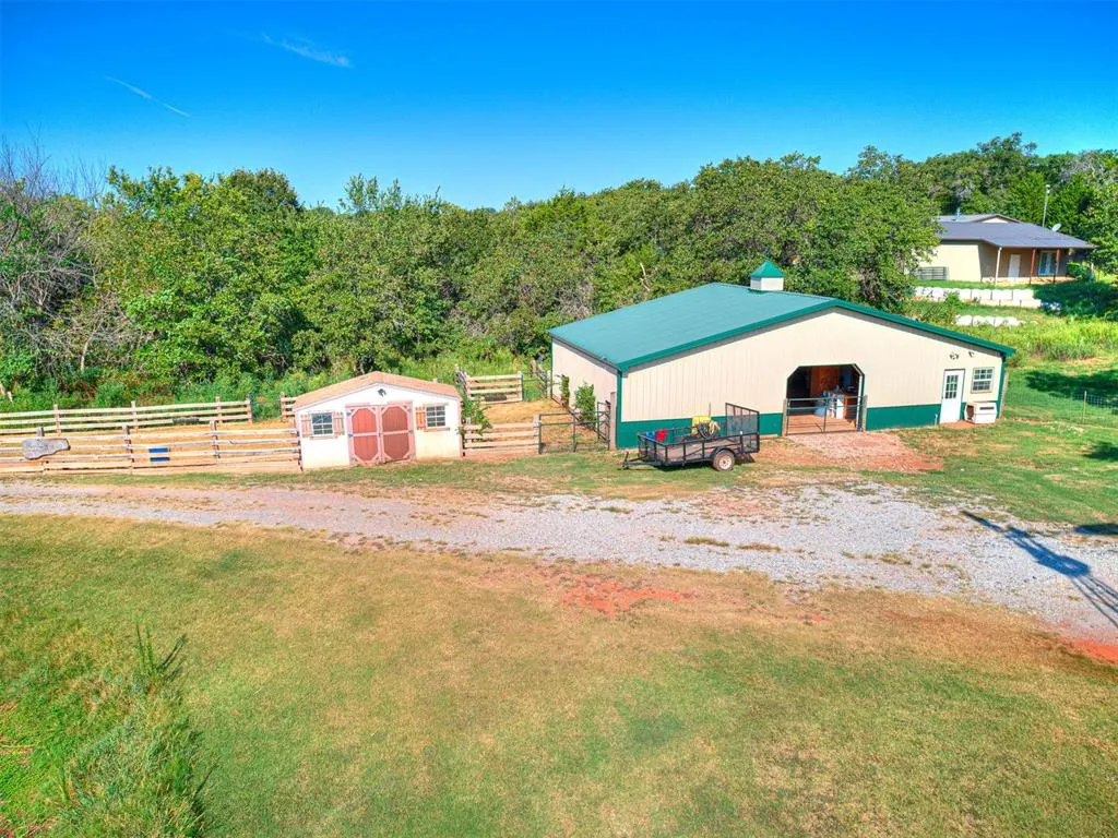 Photo 11 — 24913 E Waterloo Road, Luther, OK 73054