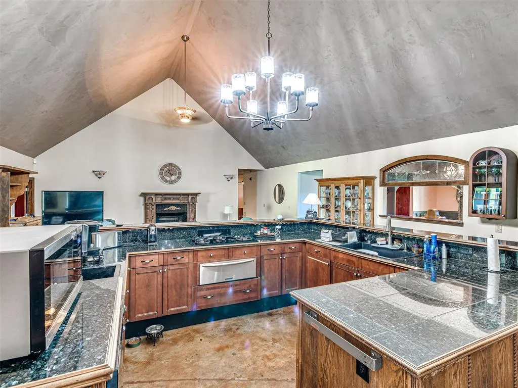 Photo 22 — 24913 E Waterloo Road, Luther, OK 73054