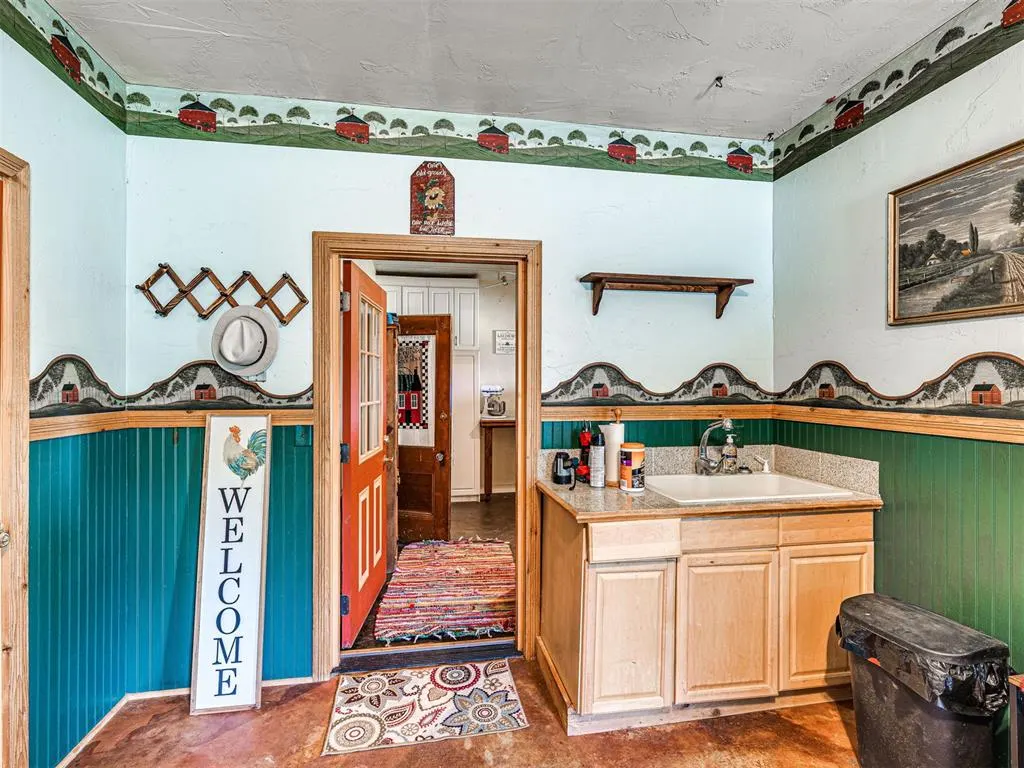 Photo 39 — 24913 E Waterloo Road, Luther, OK 73054