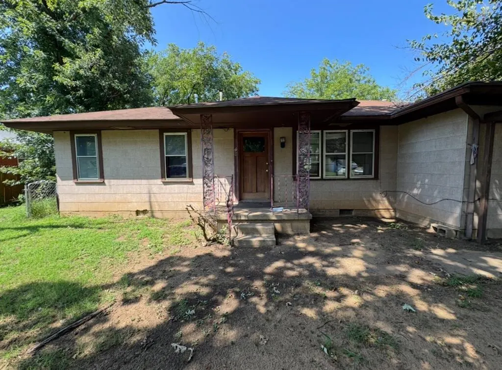 Photo 2 — 512 N Ford Avenue, Stroud, OK 74079