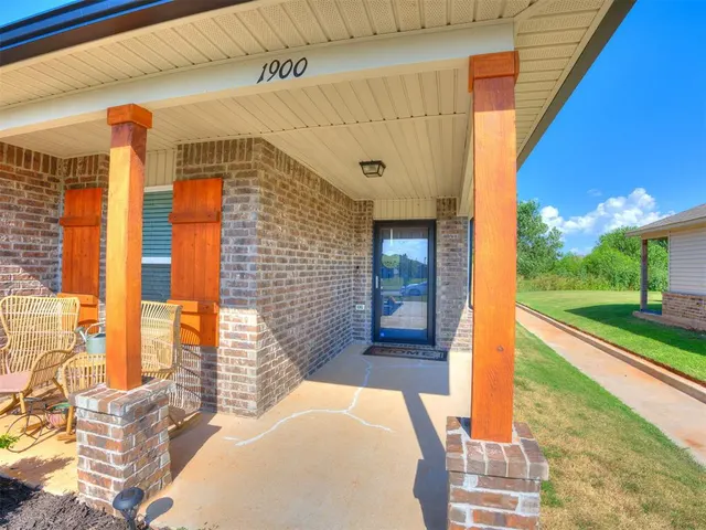 Photo 3 — 1900 Mason Lane, Oklahoma City, OK 73127