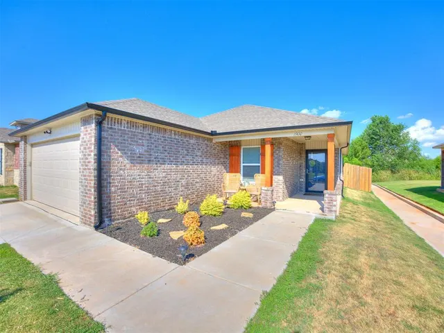 Photo 4 — 1900 Mason Lane, Oklahoma City, OK 73127