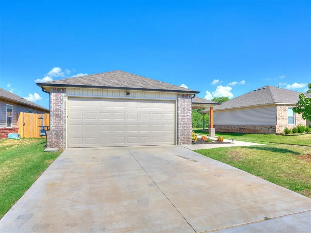 Photo 5 — 1900 Mason Lane, Oklahoma City, OK 73127