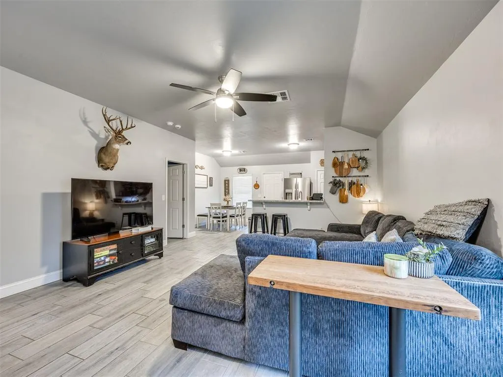 Photo 9 — 1900 Mason Lane, Oklahoma City, OK 73127