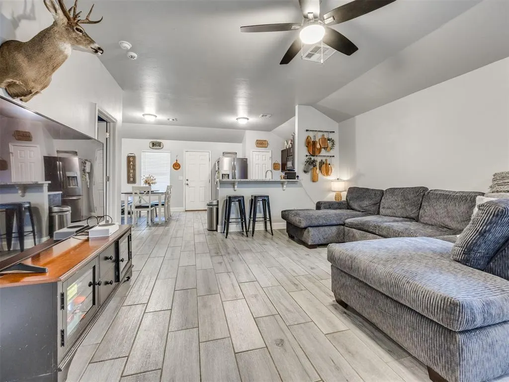 Photo 10 — 1900 Mason Lane, Oklahoma City, OK 73127