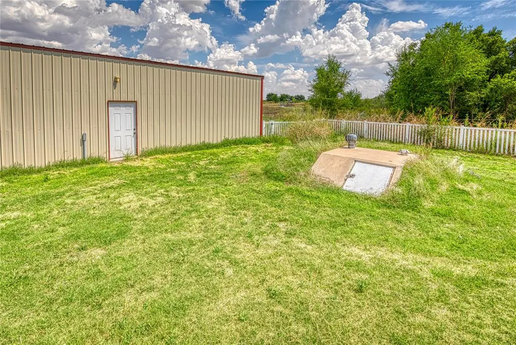 Photo 18 — 21238 Highway 73, Foss Lake, OK 73647