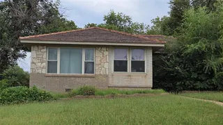 Sold home at 1901 NE 28th Street