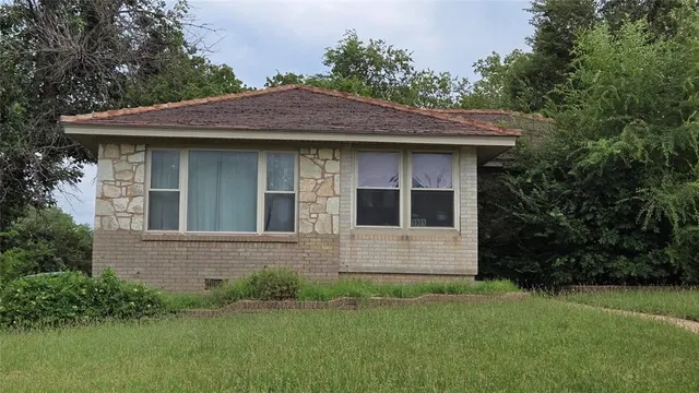 Front exterior — 1901 NE 28th Street, Oklahoma City, OK 73111