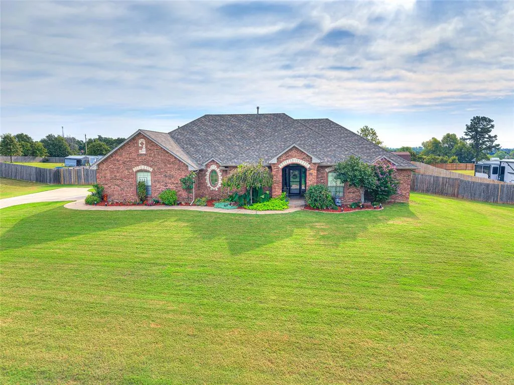 Photo 2 — 4230 Sundance Lane, Newalla, OK 74857