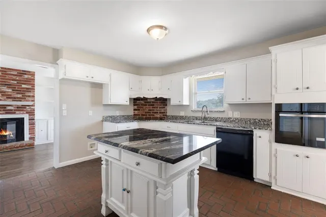 Photo 7 — 5800 N Meridian Place, Oklahoma City, OK 73122