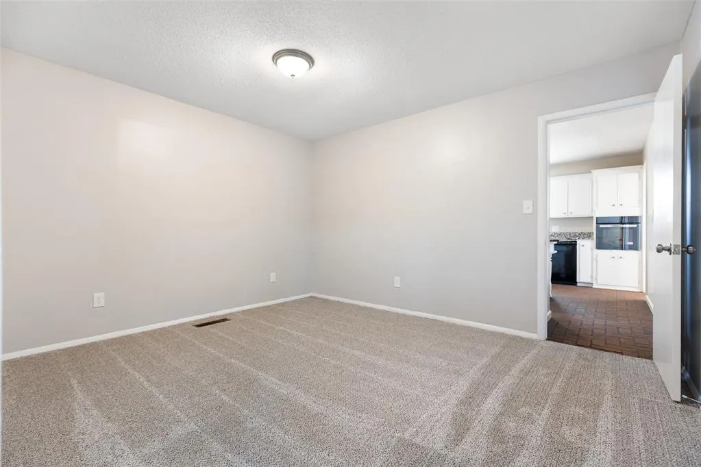 Photo 19 — 5800 N Meridian Place, Oklahoma City, OK 73122